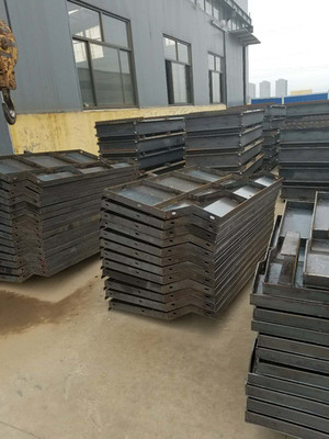 以品質(zhì)與服務(wù)贏得市場(chǎng)——論高鐵防撞墻模具與防撞護(hù)欄模具在建設(shè)發(fā)展中的關(guān)鍵作用